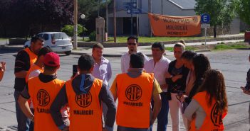 ATE FRENTE AL EDIFICIO MUNICIPAL – CONCEJALES MEDIAN EN SITUACIÓN DE RECLAMO