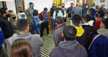 EL CONCEJO JUNTO AL SR INTENDENTE RECIBIERON A LOS DESOCUPADOS